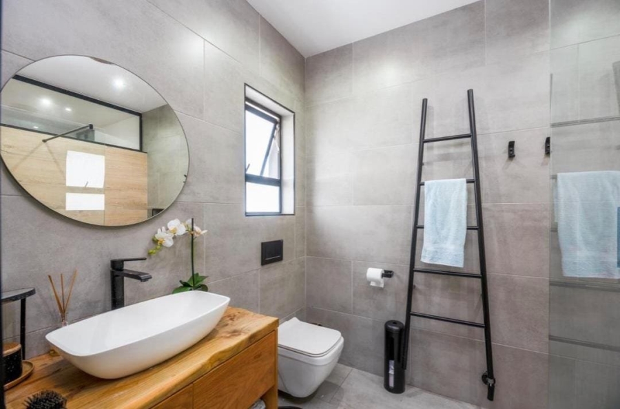 3 Bedroom Property for Sale in Lansdowne Western Cape